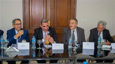 مصلحة الضرائب تكشف لمسئولي الغرف التجارية حقيقة 826 مليون فاتورة إلكترونية.. صور