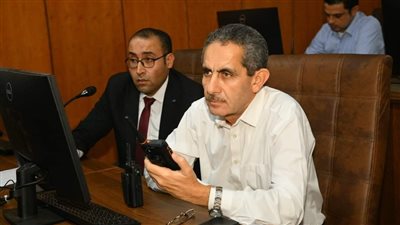 من مركز السيطرة الموحد.. محافظ الغربية يتابع تخفيض أسعار السلع الأساسية بالمحافظة 