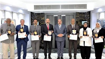 محافظ أسوان يكرم منسقى مشروع البرنامج الرئاسى «أهل مصر»