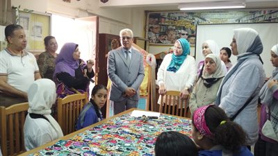 مدير تعليم القاهرة يتفقد مدرسة الشهيد مصطفى يسرى عميرة بمصر الجديدة 