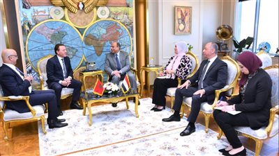 الفريق محمد عباس يلتقي وزير النقل المغربى لبحث التعاون المشترك في مجال الطيران المدني