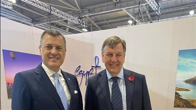 أحمد عيسي يستهل لقاءاته الرسمية بلقاء وزير الإعلام والسياحة والصناعات الإبداعية البريطاني