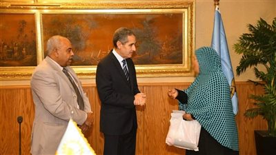  محافظ الغربية يلبي مطالب 34 أسرة تكافل وكرامة وبطاقات خدمات لذوي الهمم