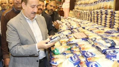  تحرير 1200 محضر تمويني وضبط 400 شيكارة دقيق قبل بيعها بالسوق السوداء بالمنوفية