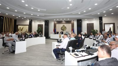 محافظ أسوان: التشديد على إزالة التعديات والاستعداد الجيد للانتخابات الرئاسية