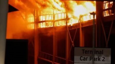 وفاة شخص متفحمًا في حريق مخزن خشب بالوراق