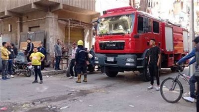 الدفع بـ 5 سيارات إطفاء للسيطرة على حريق مخزن بحدائق الأهرام