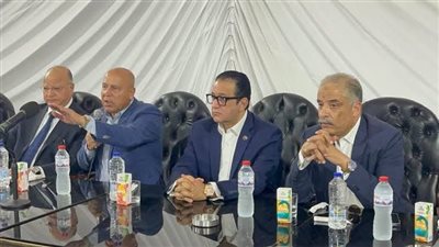  وزير النقل يطمئن المتضررين من إنشاء القطار السريع في حلوان