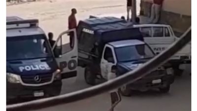 الكلاب أكلت جسده.. العثور على طفل مرمى فى صندوق «قمامة» بأسوان