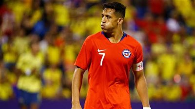 قائد تشيلي يتجاهل ميسي ورونالدو ويختار الأفضل فى العالم على الإطلاق