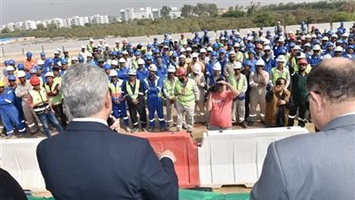 وزير العمل يلتقي بعمال أسيوط ويحثهم على زيادة الإنتاج وبناء الجمهورية الجديدة