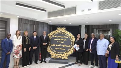 محافظ أسوان يستقبل رئيس اللجنة الرباعية لتسعير أراضى الدولة.. اعرف التفاصيل