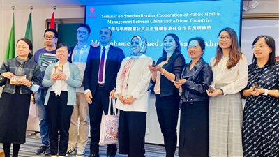 الصحة ترسل عددا من الأطباء إلى الصين في منحة تدريبية