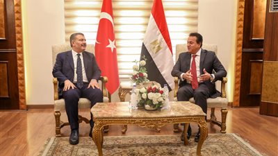 وزير الصحة ونظيره التركي يتفقدان الخدمات المقدمة للمرضى الفلسطينيين