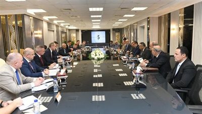 وزيرا الإنتاج الحربي والتجارة البيلاروسي يبحثان سبل تعزيز التعاون المشترك