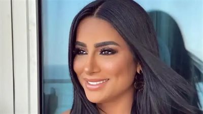 مشغولات ذهبية وعقد غالي.. تفاصيل سرقة حقيبة جوري بكر في مطار القاهرة