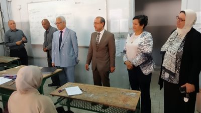 مدير تعليم القاهرة يتفقد انتظام العملية التعليمية بمدارس إدارة الزيتون (صور)