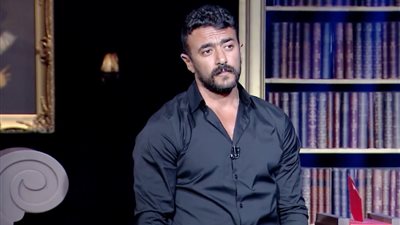 أنا كدة رايح اتصور.. أحمد العوضي يكشف سر عدم حضوره أي فرح أو عزاء أو أي تجمعات خاصة بالوسط الفني