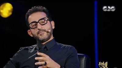 أحمد حلمي: عضني حمار اعتقد أنه الوحيد في العالم اللي بيعض