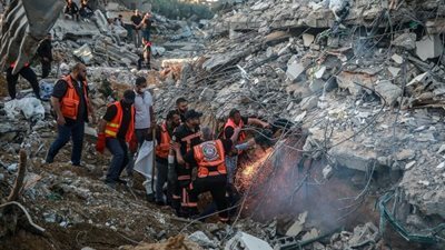 الاحتلال يقصف مسجدًا بحي الشيخ رضوان في غزة