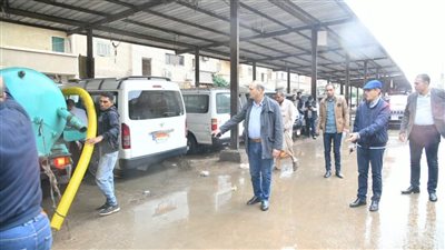 محافظ الغربية يتفقد جهود الوحدات المحلية لرفع مياه الأمطار ببسيون