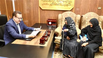 محافظ المنوفية يبحث شكاوي المواطنين ويتخذ اجراءات عاجلة 