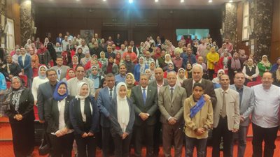 بالصور.. تفعيل دور المدرسة في تعزيز الوعي المجتمعي وقيم المواطنة للطلاب بدمنهور