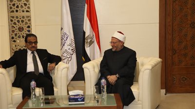 تفاصيل لقاء المرشح الرئاسي فريد زهران بمفتي الجمهورية (صور)