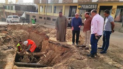 محافظ أسوان يتفقد مشروعات البنية التحتية لدعم وتحسين مياه الشرب