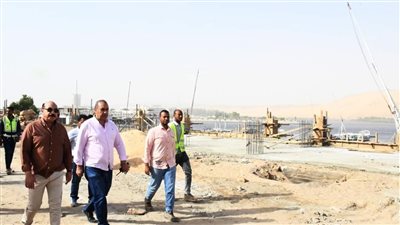 تفاصيل جولة مفاجئة لمحافظ أسوان والتشديد على المسؤولين لهذه الأسباب