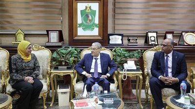 محافظ المنيا يبحث مع وفد هيئة إنقاذ الطفولة تنفيذ عدد من الأنشطة داخل القرى