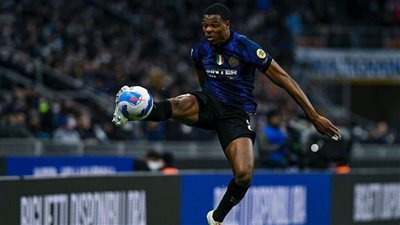 ريال مدريد مهتم بالتعاقد مع دومفريس ولكن بشرط واحد