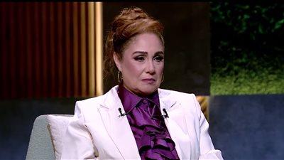 شيرين: أنا ضد عمليات التجميل ومعنديش مشكلة مع سني (صور)