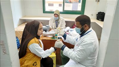 اليوم.. صحة المنيا تنظم قافلة طبية بأبوقرقاص ضمن مبادرة حياة كريمة 