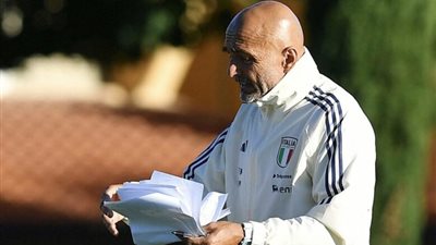 رئيس الاتحاد الإيطالى يتهكم على مانشيني بمدح لوتشيانو سباليتى