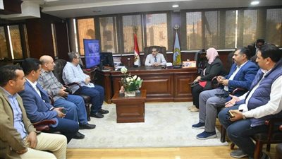 تفاصيل اجتماع محافظ الغربية بشركات رصف طنطا والسنطة