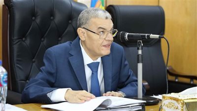 محافظ المنيا يشارك في اجتماع مجلس المحافظين عبر الفيديو كونفرانس