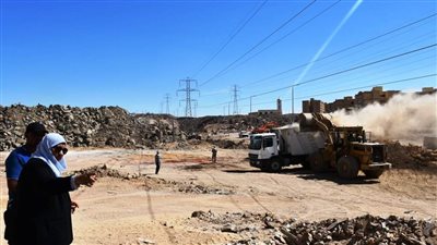 جولة ميدانية لنائبة محافظ أسوان بحى اللوتس للإسراع في إنهاء المشروعات الخدمية