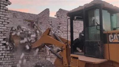 إزالة 126 حالة تعد على الأرض الزراعية خلال حملات مكبرة في 5 مراكز بالمنيا