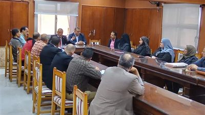 مدير تعليم الدقهلية يعقد اجتماعا موسعا ويشدد على تكثيف متابعة المدارس والوحدات المنتجة