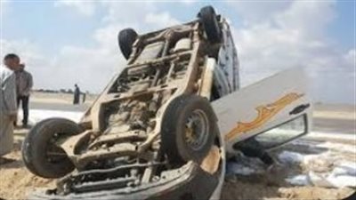 مصرع وإصابة 3 أشخاص في حادث انقلاب سيارة على الطريق بسوهاج