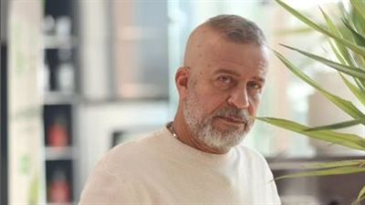 شريف منير يشوق جمهوره لـ 