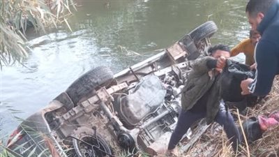 4 جثث و9 مصابين.. الصور الأولى لانتشال ضحايا حادث سيارة مدارس بأسيوط