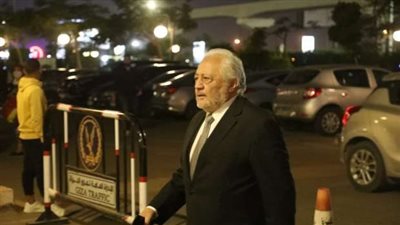 خالد زكي يصل عزاء المنتج صلاح رمزي (صور)