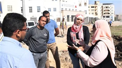 نائبة محافظ أسوان تتفقد تجهيز مكتبة مصر العامة وتطوير ميدان عباس العقاد