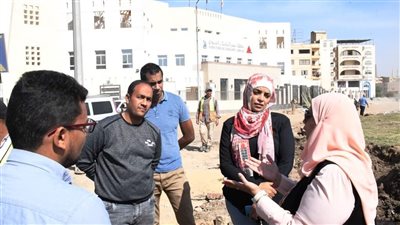 نائبة محافظ أسوان تتفقد فعاليات المنصة التعليمية الإلكترونية 