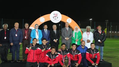 وزيرا التربية والتعليم والشباب والرياضة يكرمان الفائزين بالبطولة العربية المدرسية (صور)