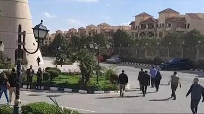 إياد نصار وعمرو عبد الجليل يشاركان في جنازة طارق عبد العزيز (صور)