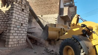 حملات مكبرة لإزالة التعديات على أملاك الدولة ورفع الإشغالات بأسوان