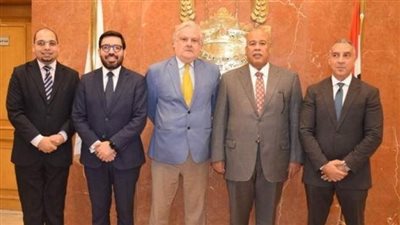 رئيس غرفة القاهرة يستقبل سفير بيرو لبحث سُبل زيادة التعاون التجاري والاستثماري